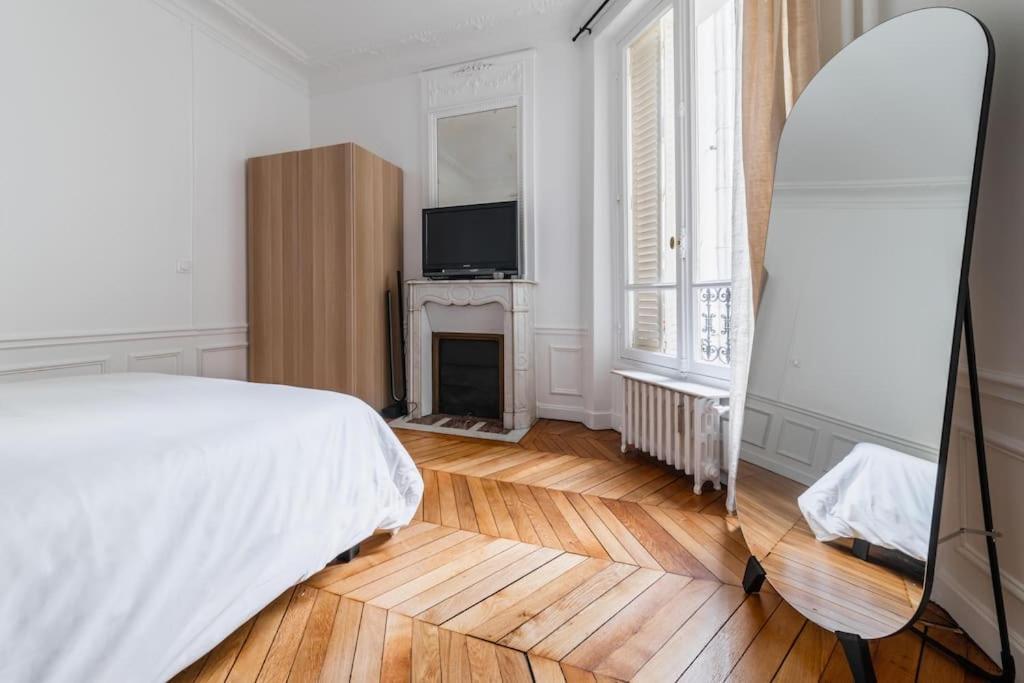 Haussmannian Apartment, Near Champs-Elysees Paris Exterior photo