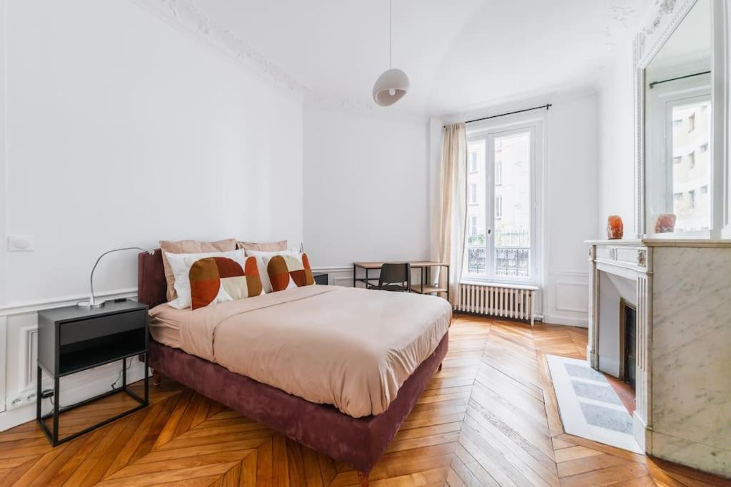 Haussmannian Apartment, Near Champs-Elysees Paris Exterior photo