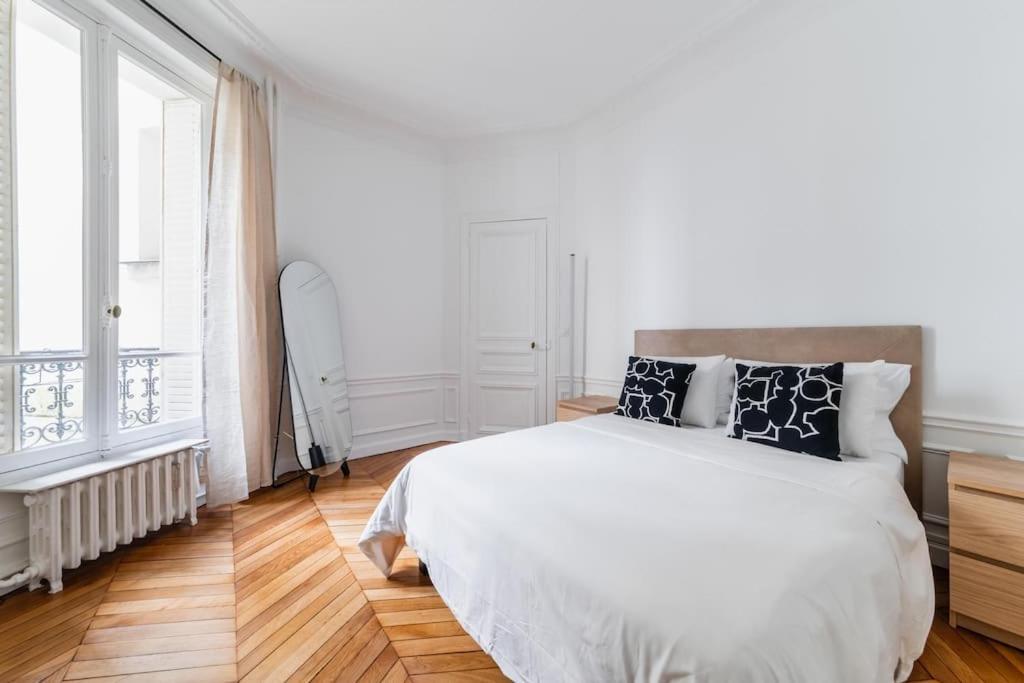 Haussmannian Apartment, Near Champs-Elysees Paris Exterior photo